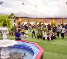 Prefeito acompanha presidente da Alesp em visita à ExpoSuzano