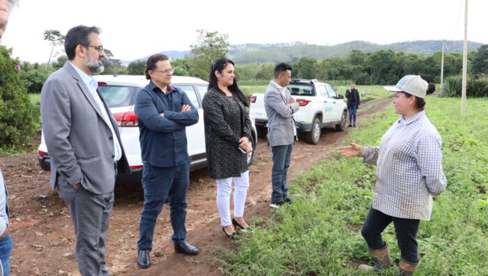 Prefeito conhece projetos do Ministério de Assistência Social