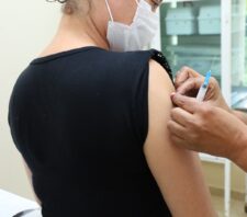 Saúde amplia vacinação contra a gripe para todos com idade a partir de seis meses
