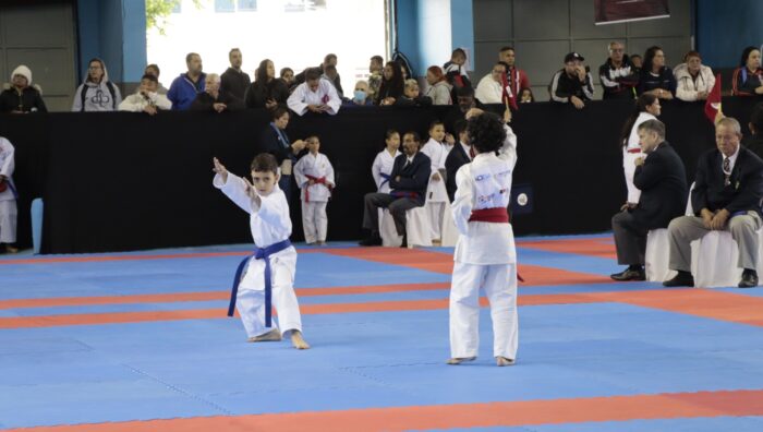 Paulo Portela recebe etapa de torneio paulista de karatê