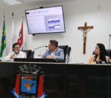 Secretaria de Assistência Social presta contas do 1º quadrimestre na Câmara