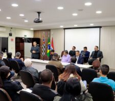 Prefeito prestigia posse dos Conselhos de Segurança do centro e da região norte