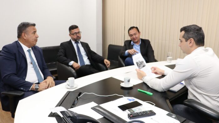 Secretários de Segurança Cidadã e Meio Ambiente são recebidos por deputado