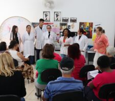 Centro de convivência realiza palestra sobre câncer de tireoide