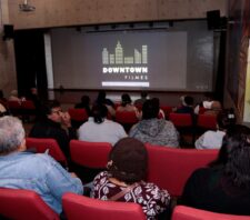 Cineteatro Wilma Bentivegna promove exibição de filmes ao público da melhor idade