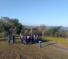 Alunos de escola do bairro Fazenda Aya visitam Estação de Tratamento de Água