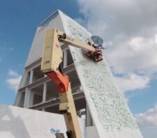 Pirâmide do Mirante do Sesc começa a receber pinturas do projeto Arte Pública