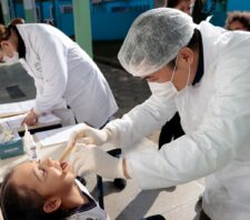 Alunos da rede municipal recebem assistência odontológica nas escolas