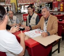 Vigilância Sanitária orienta comerciantes sobre Lei Antifumo