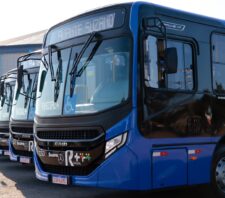 Prefeito e Radial Mais Transporte anunciam renovação de 120 ônibus circulares de Suzano