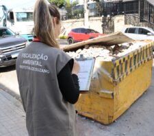 Caçambas irregulares são apreendidas em ação da Secretaria de Meio Ambiente