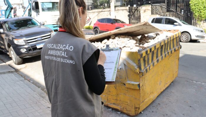 Caçambas irregulares são apreendidas em ação da Secretaria de Meio Ambiente