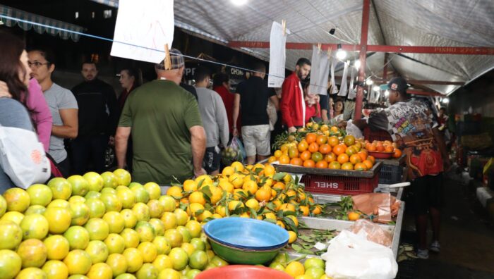 Em primeira noite após retomada, feira noturna da Vila Urupês recebe cerca de mil pessoas