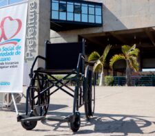 Fundo Social de Suzano recebe doação de 50 cobertores e cadeira de rodas