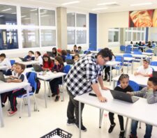 Secretaria de Educação e Sesi promovem novas turmas do curso de robótica