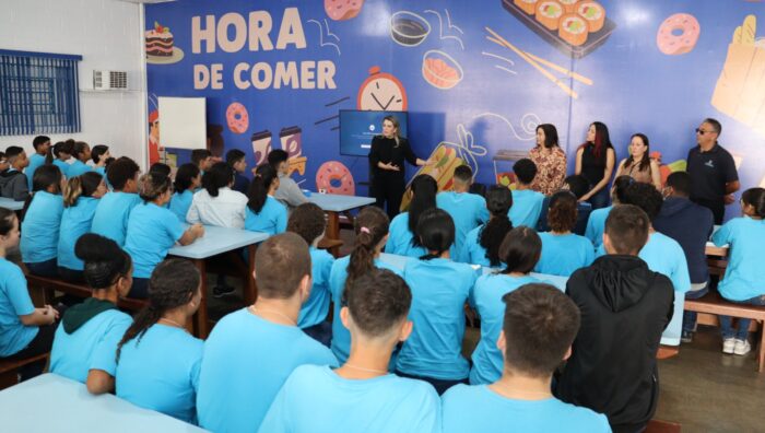 Atividade capacita jovens da Guarda Mirim para o ‘Programa da Boa Visão’