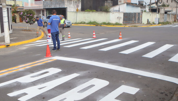 Secretaria de Transporte aprimora sinalização em 1.536 locais no 1º semestre
