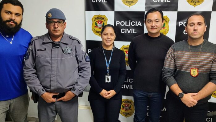 Animal é resgatado e tutor é preso após ação conjunta