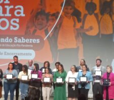 Suzano recebe certificado do programa ‘Recompondo Saberes’ em evento na capital