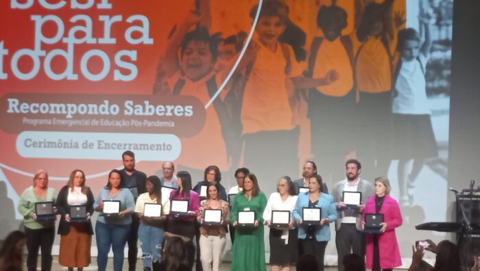 Suzano recebe certificado do programa ‘Recompondo Saberes’ em evento na capital