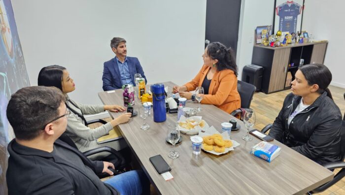Secretário de Governo se reúne com presidente do Conselho da Mulher de Arujá