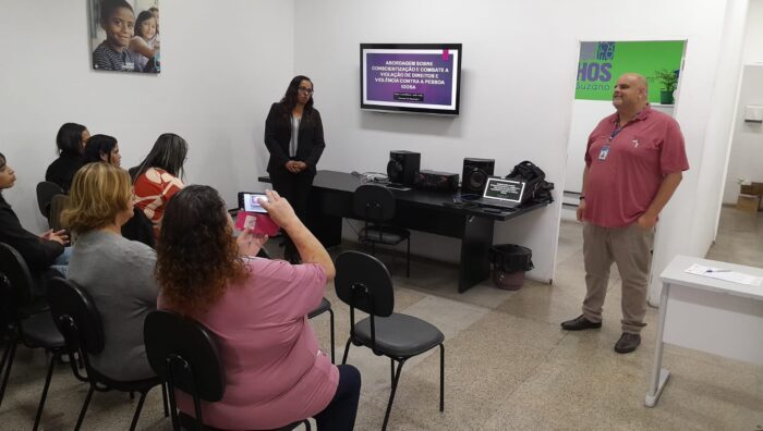 Espaço dos Conselhos recebe palestra sobre cuidados com idosos