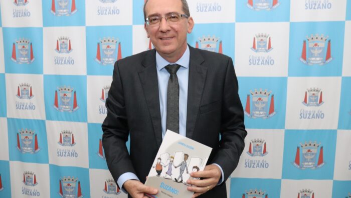 Secretário de Educação reforça conceitos de cidadania em livro sobre Suzano