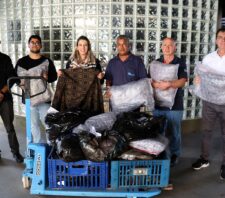 Fundo Social recebe doação de cobertores, agasalhos e blusas