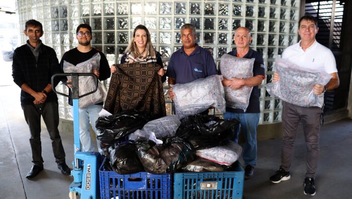 Fundo Social recebe doação de cobertores, agasalhos e blusas