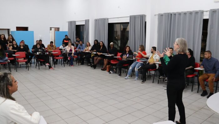 Evento no Mirambava marca encerramento de curso de Libras