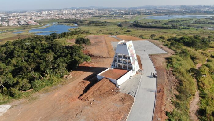 Obras do Parque Mirante do Sesc evoluem com serviços no entorno da ‘pirâmide’