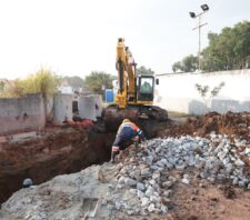 Vice-prefeito e secretário de Manutenção vistoriam obras da rua Luiz Bianconi