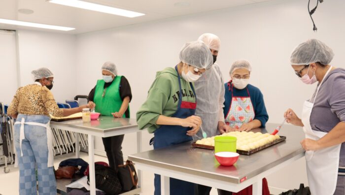 Saspe dá início ao curso de pães em carreta móvel no Parque Max Feffer