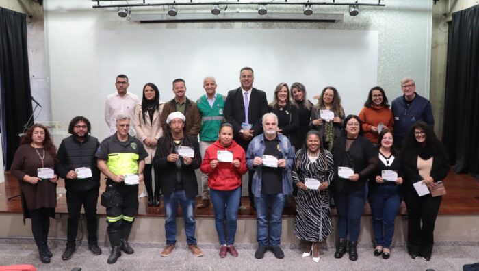 Membros da Cipa são empossados em evento no Cineteatro
