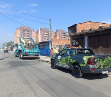 Caçamba irregular é apreendida na Vila Figueira