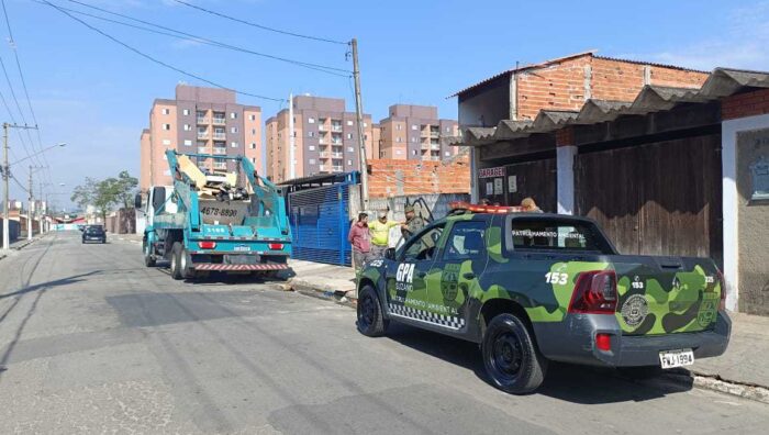 Caçamba irregular é apreendida na Vila Figueira