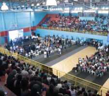 Prefeitura e Estado entregam 1.080 matrículas a mutuários da CDHU