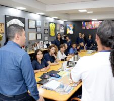 Prefeito recebe visita de estudantes de escola estadual de São Paulo