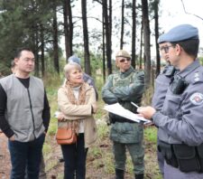 Oito ferros-velhos clandestinos são interditados durante operação em Suzano