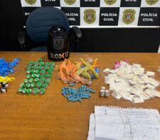 Romu captura foragido com sacola de drogas no Jardim Margareth