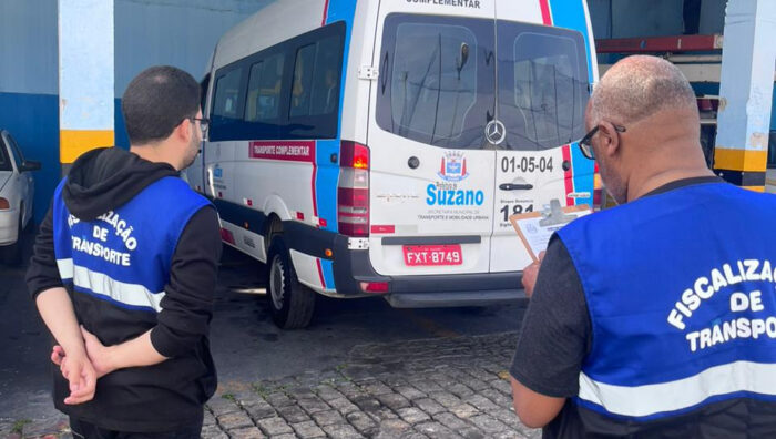 Secretaria de Transporte vistoria as 142 vans do transporte complementar