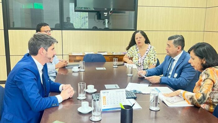 Em Brasília, prefeito de Suzano tem reunião em três ministérios