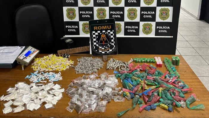 Patrulhamento da Romu resulta na localização de 2,8 quilos de drogas