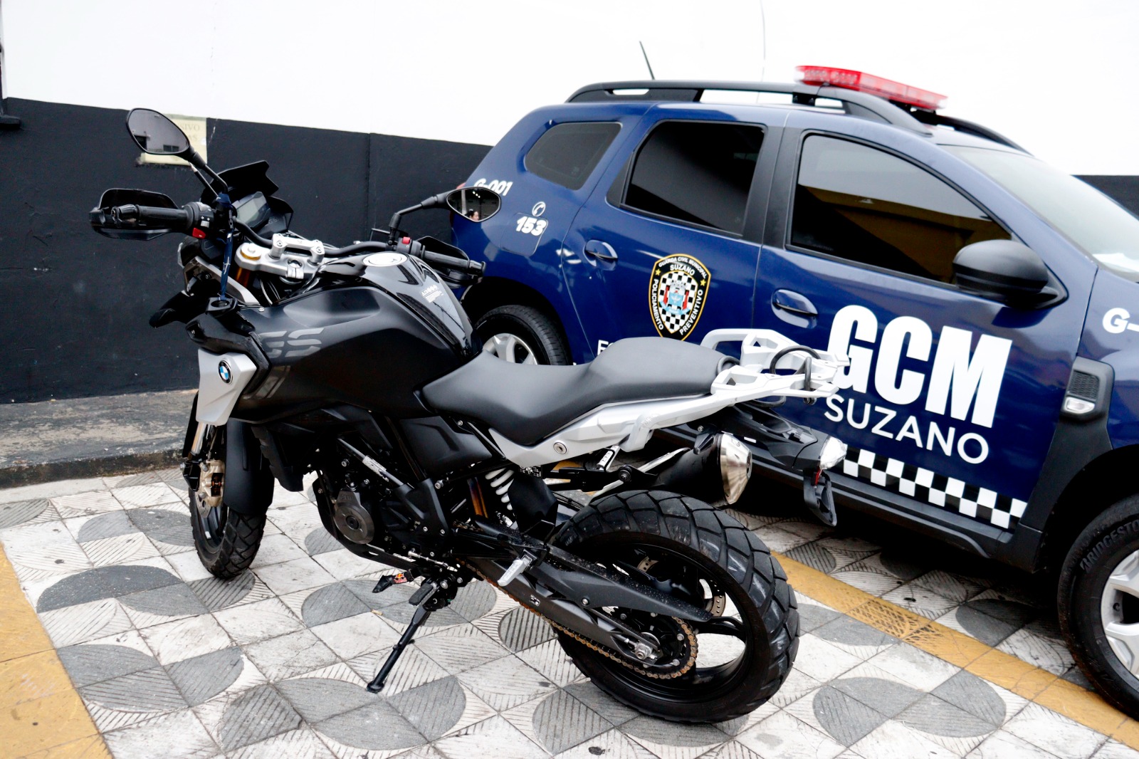 GCM prende suspeito de roubar motocicleta no centro de Suzano
