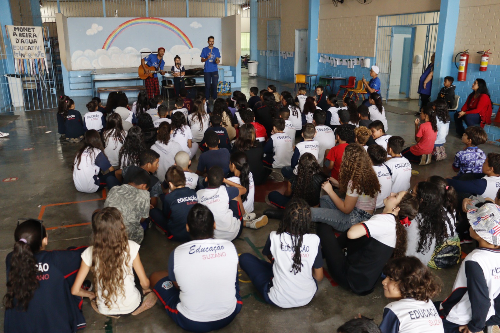 Exposição ‘Monet À Beira D’Água’ é oferecida para mais de 350 alunos da rede municipal