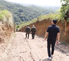 Ação integrada embarga construções irregulares em Palmeiras