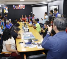 Prefeito recebe medalhistas do Jeesp, Jomi e Liga Esportiva Nescau no gabinete