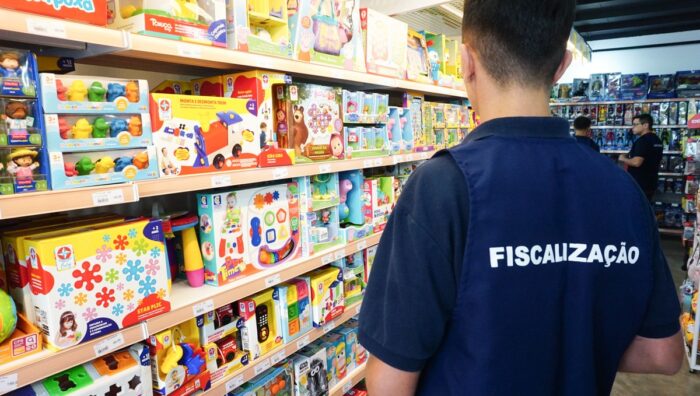 Procon orienta lojistas e consumidores para o Dia das Crianças