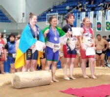 Atletas suzanenses de sumô conquistam prata em campeonato mundial no Japão