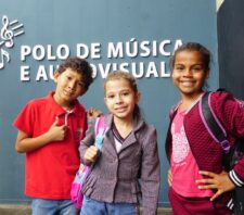 Alunos do Jardim Maitê gravam telejornal no Polo Audiovisual